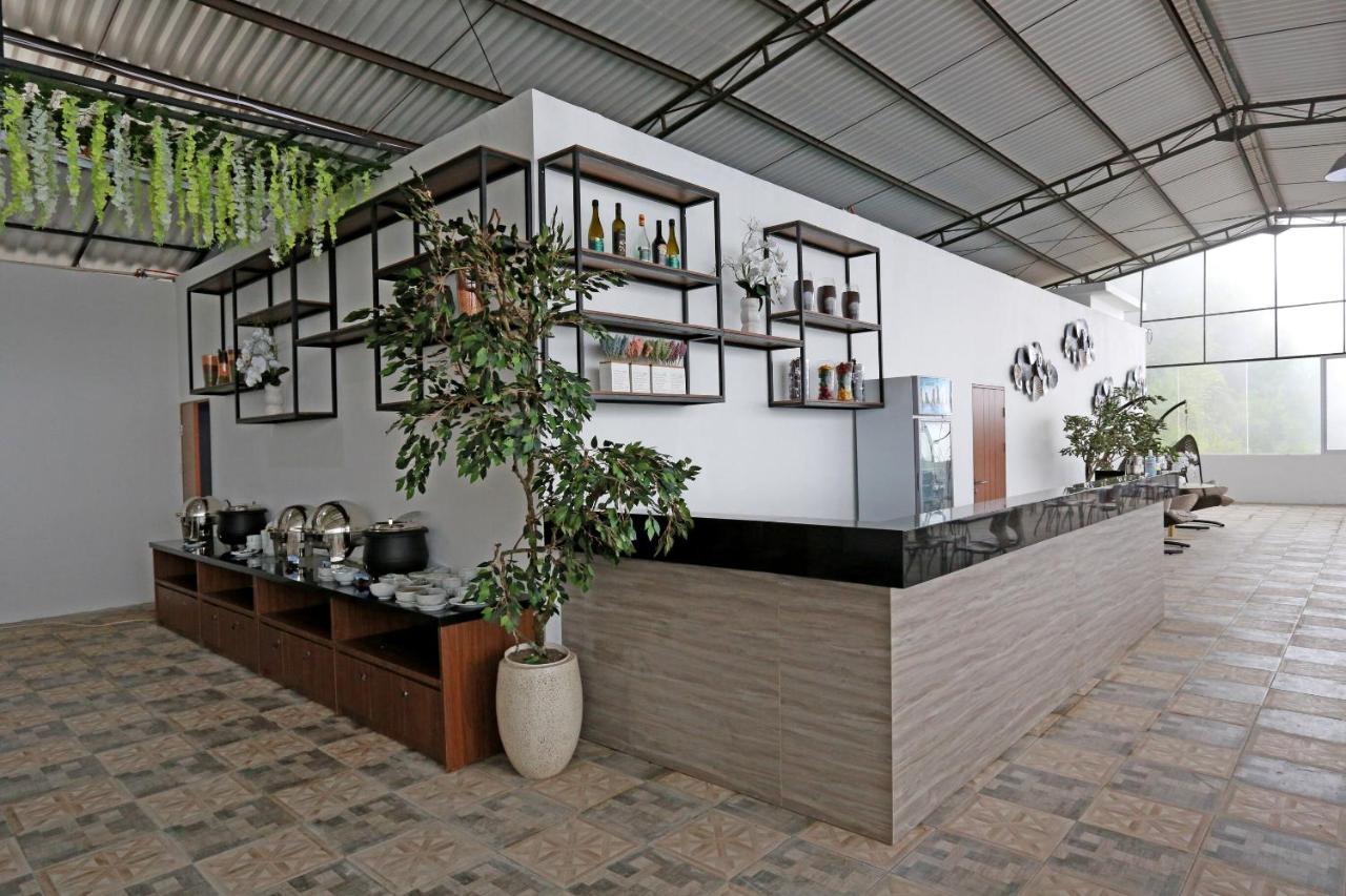 Hotel Lereng Bromo Пасуруан Екстериор снимка